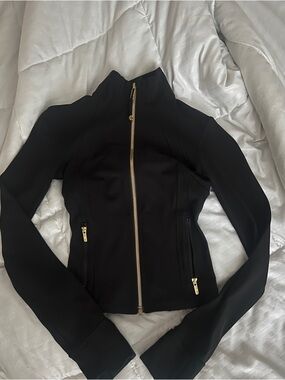 cropped lululemon define jacket w/gold zipper